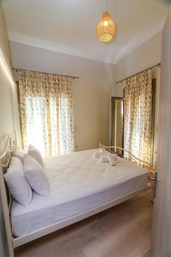 East & West Seaside Apartments Gialtra Zewnętrze zdjęcie