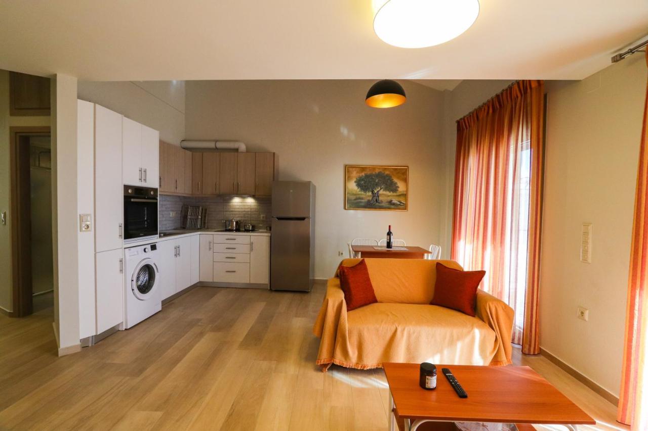 East & West Seaside Apartments Gialtra Zewnętrze zdjęcie